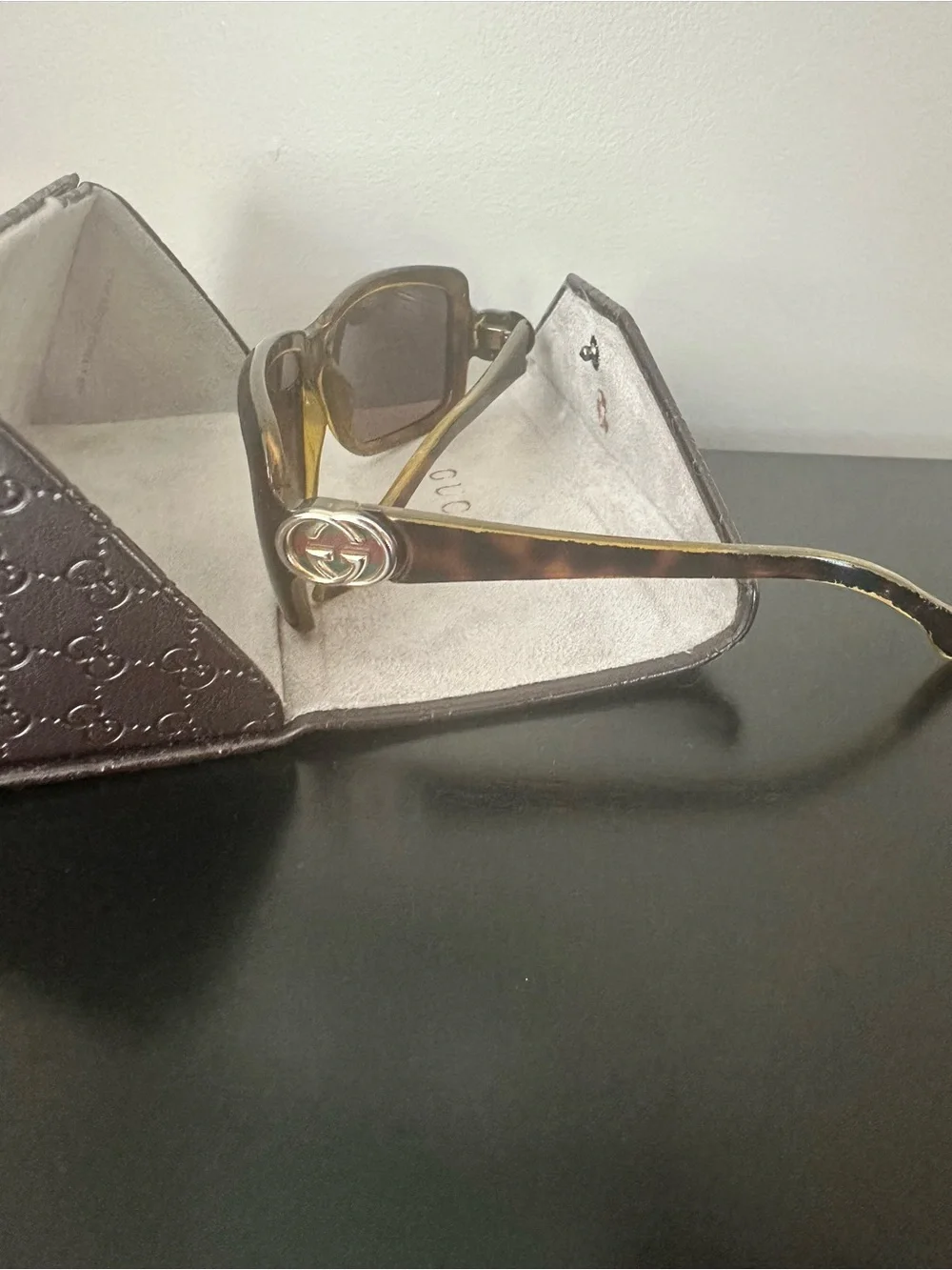 Authentic Gucci Sunglasses Temple with Monogram Case